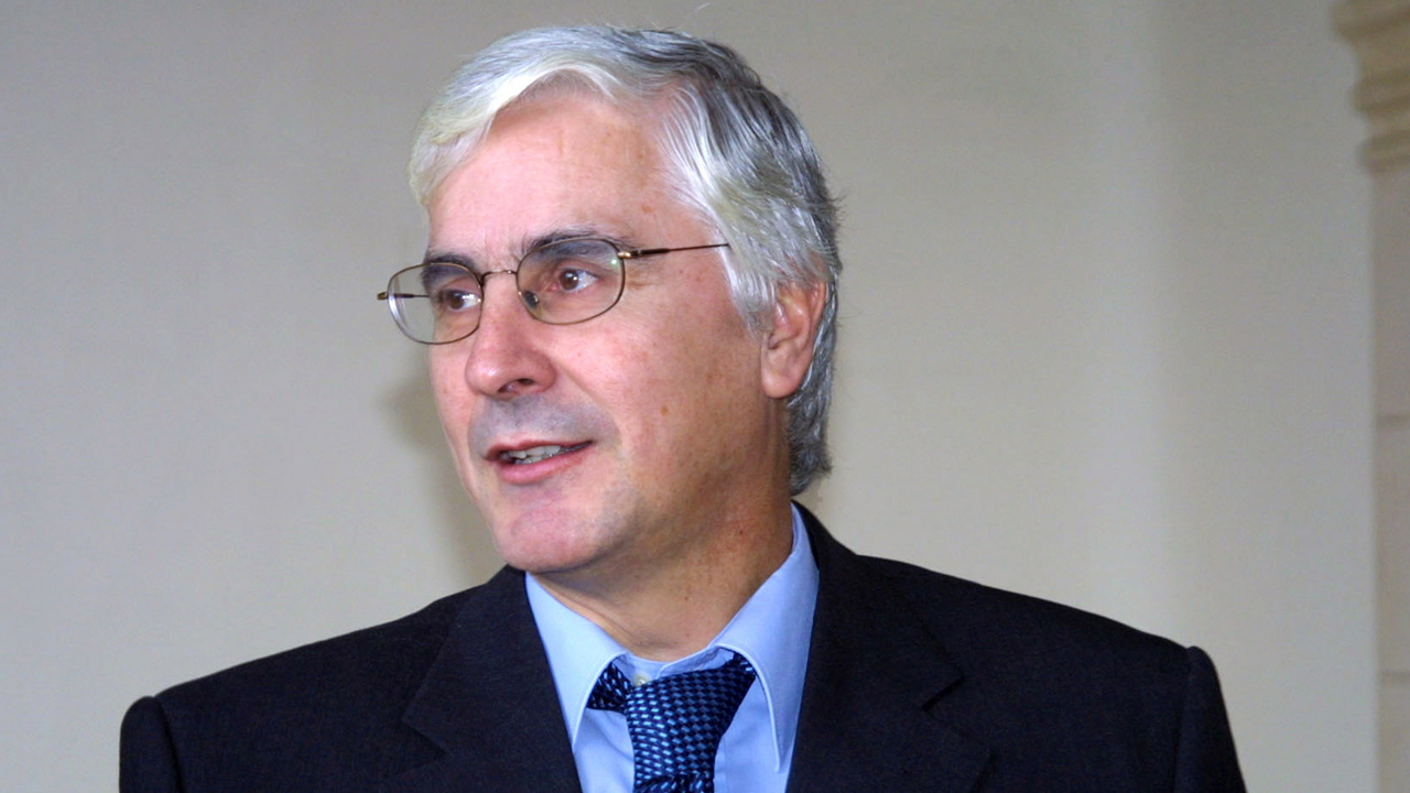 “Bono quiere hacer una inflexión en su vida personal y familiar y hay que respetarlo”