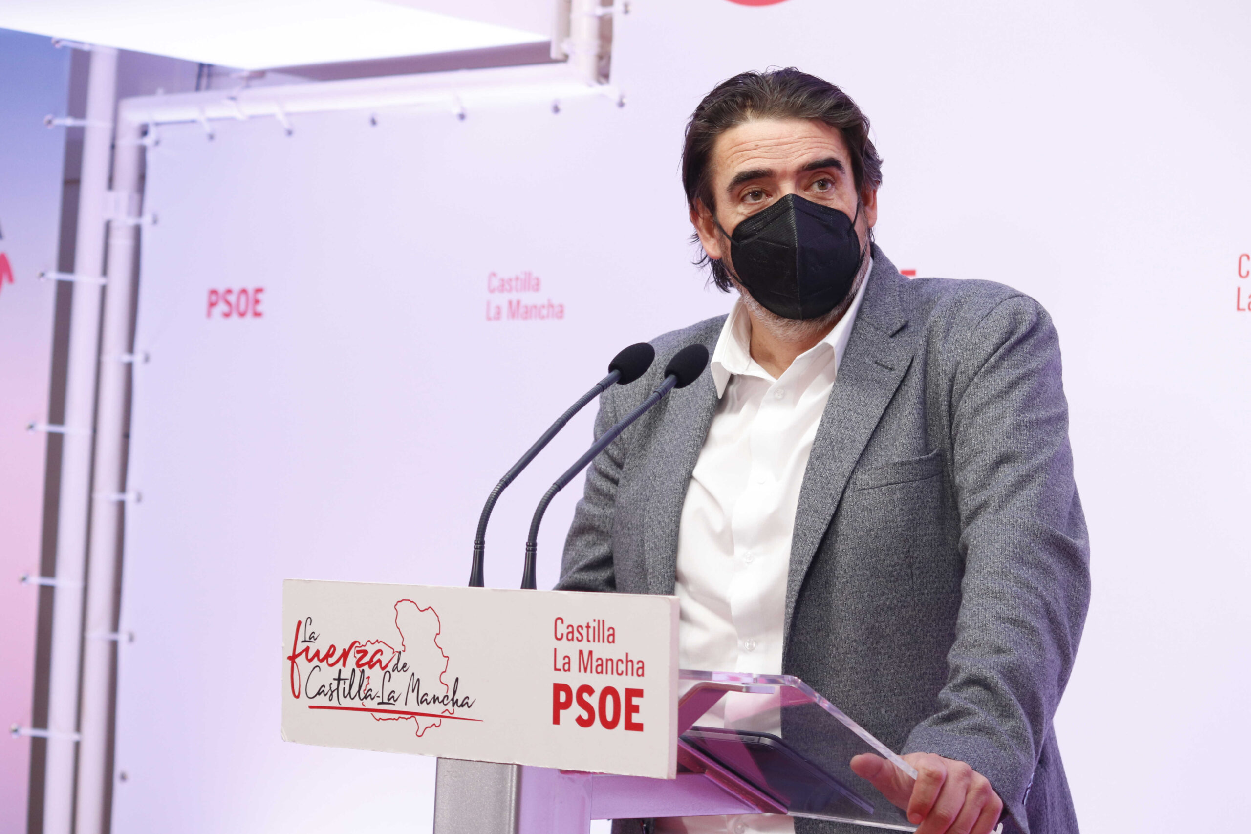 Esteban denuncia la defensa de los recortes que ha hecho Cospedal y reivindica el modelo de Page